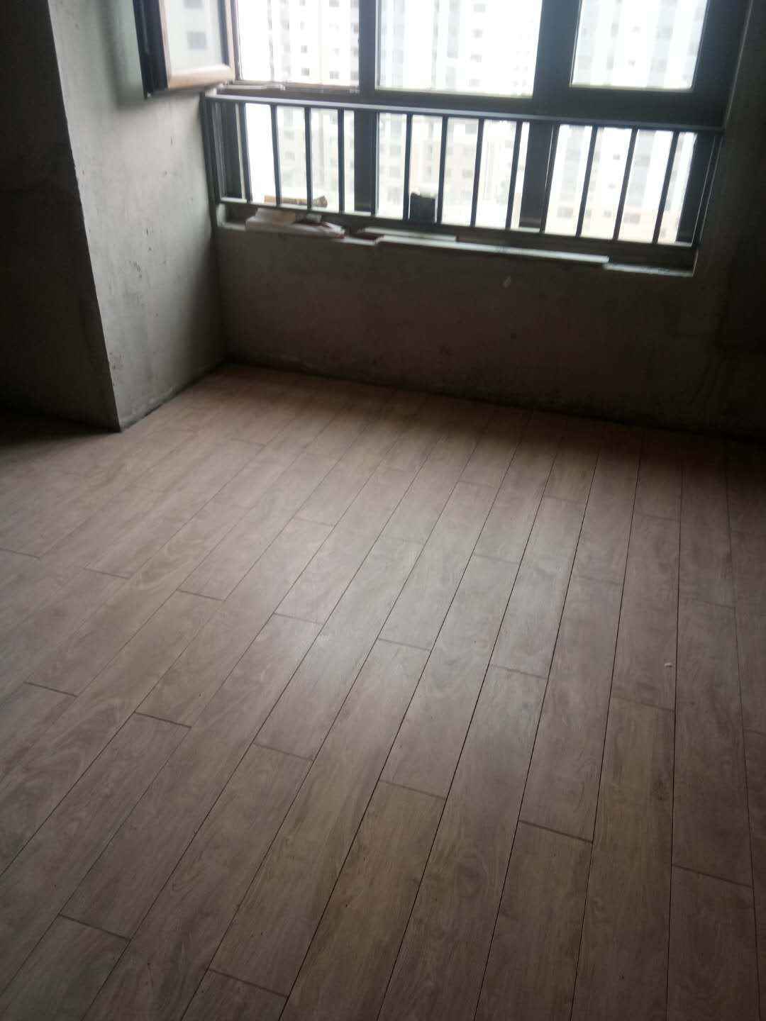 地砖铺完.jpg