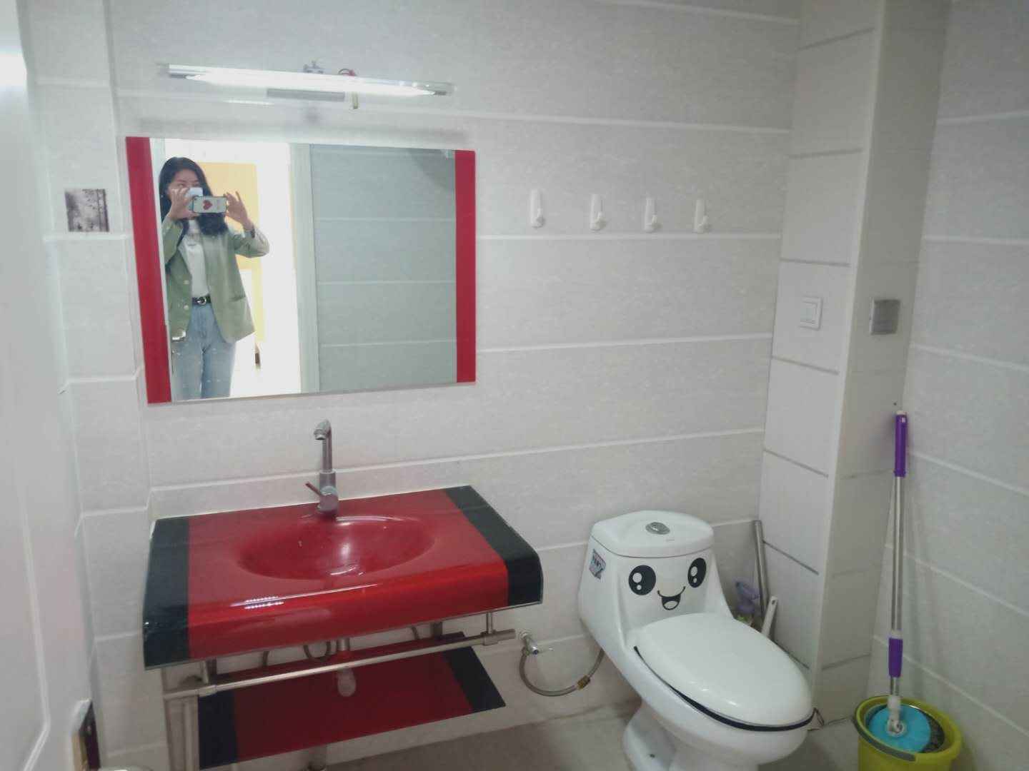 1159734100.jpg