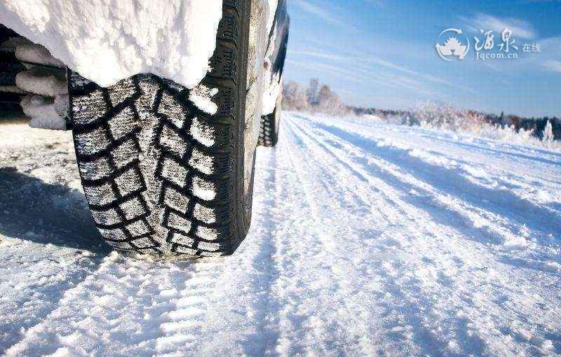 雪地胎轮胎特写.jpg